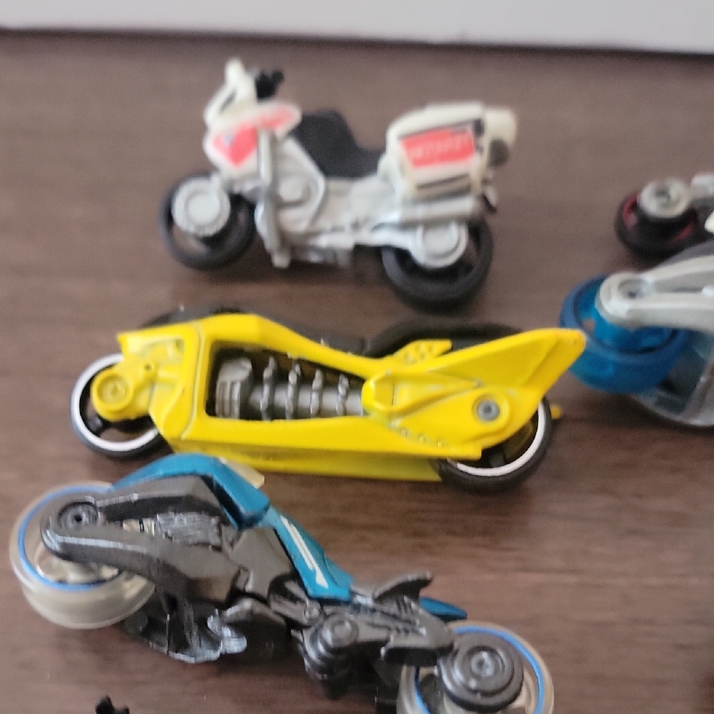 Miniature Motorcycles Set - Multicolor - Picture 6 of 12
